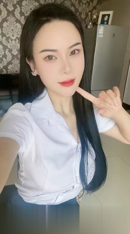 陕西-西安体育场少妇贝贝长的特别妩媚骚气，瑜伽教练-1.jpg