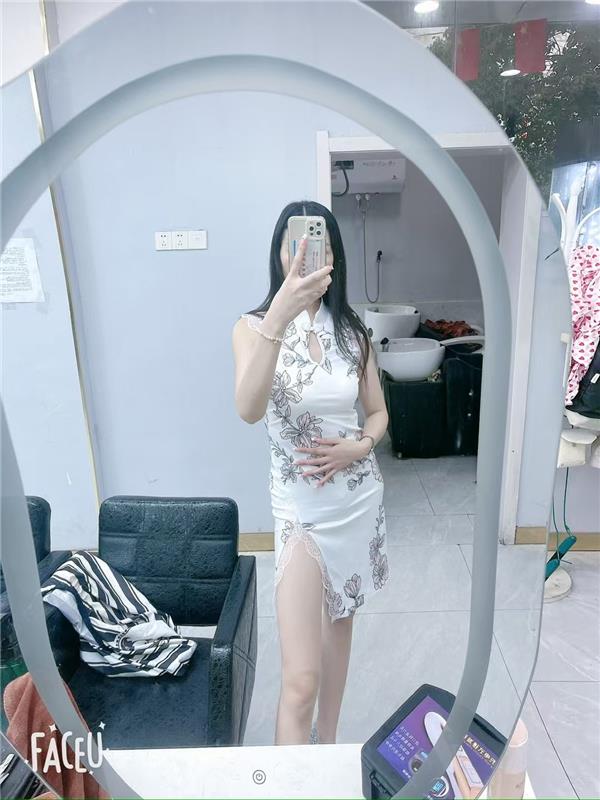 江苏-南京大长腿丝足网红-2.jpeg