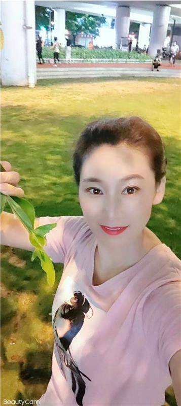 广东-深圳罗湖风骚御姐艳艳-1.jpg